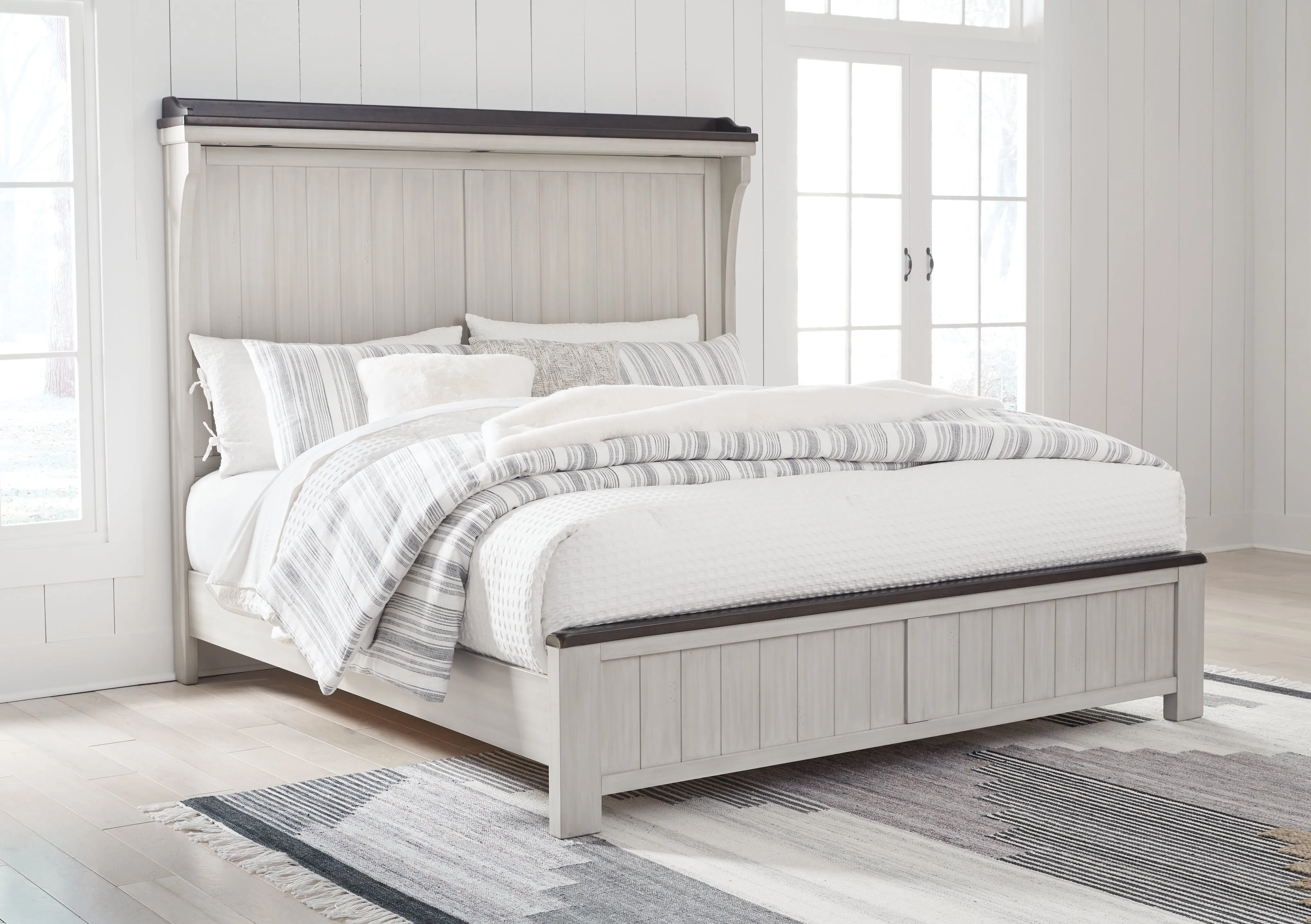 Darborn King Panel Bed with Dresser in Gray/Brown
