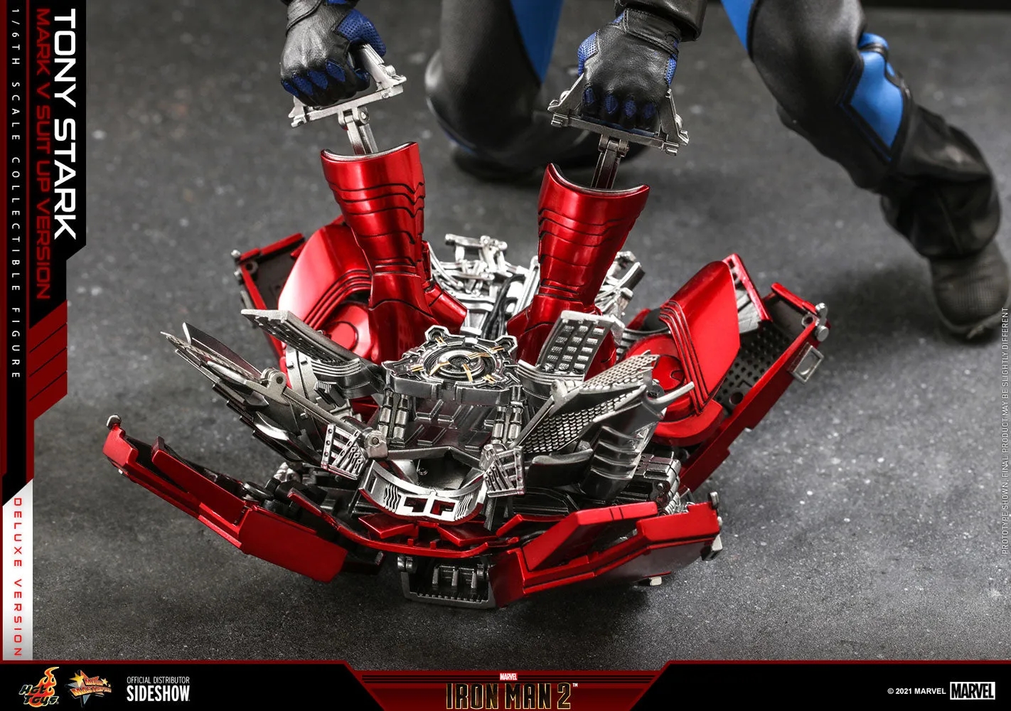 Hot Toys - Iron Man 2: Tony Stark (Mark V Suit Up Version) (Deluxe)