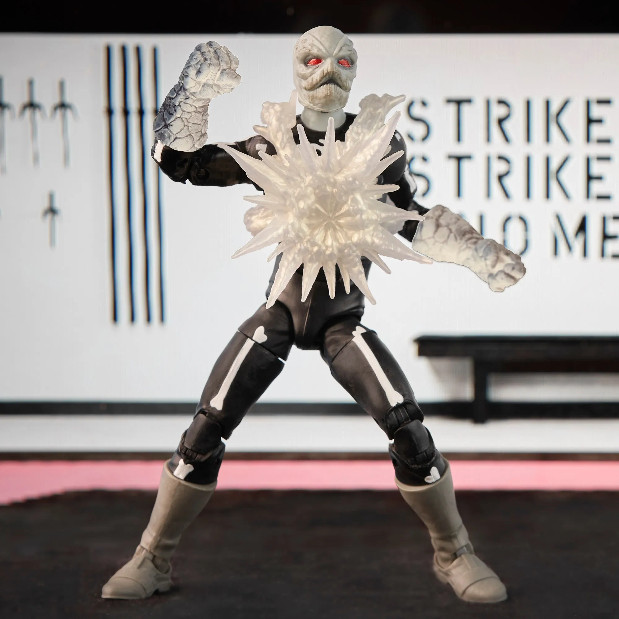 Power Rangers Lightning Collection Mighty Morphin X Cobra Kai Skeleputty