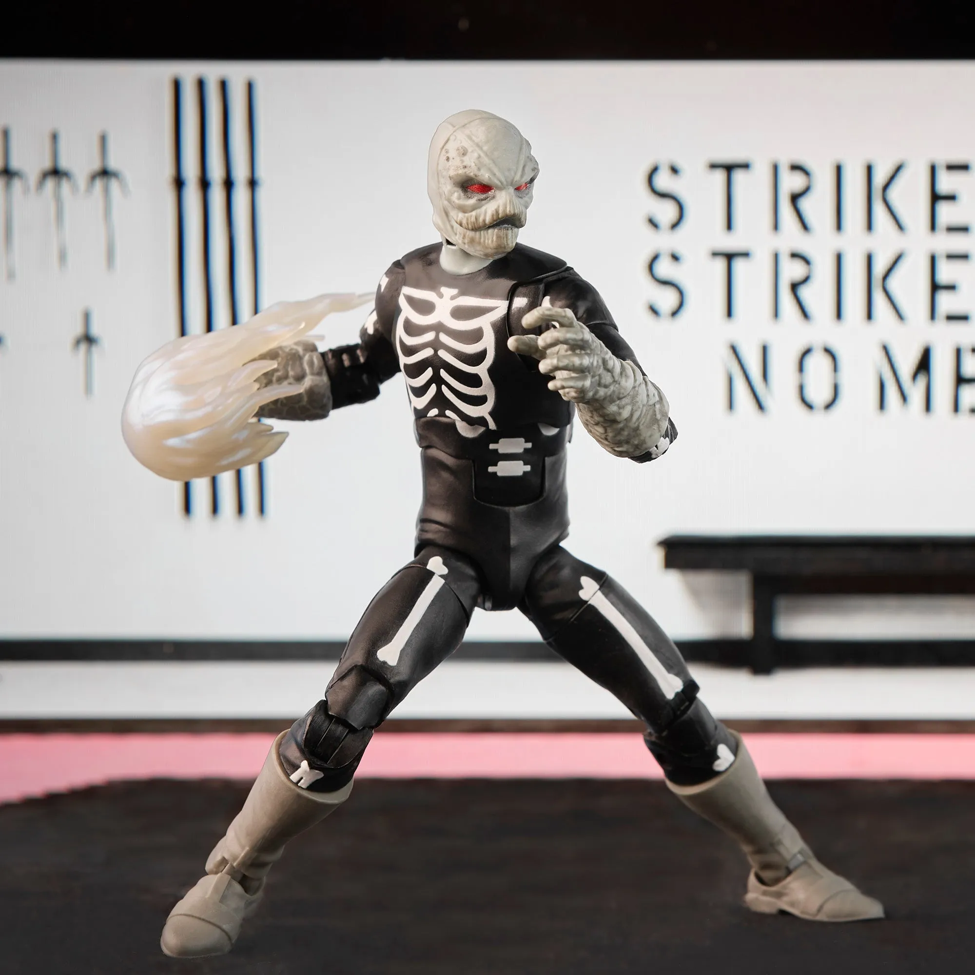 Power Rangers Lightning Collection Mighty Morphin X Cobra Kai Skeleputty